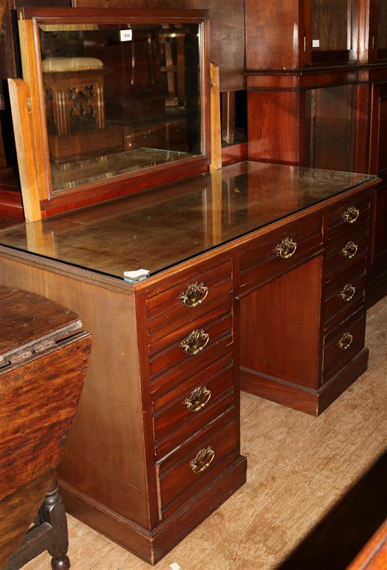 Edwardian walnut dressing table(-)
